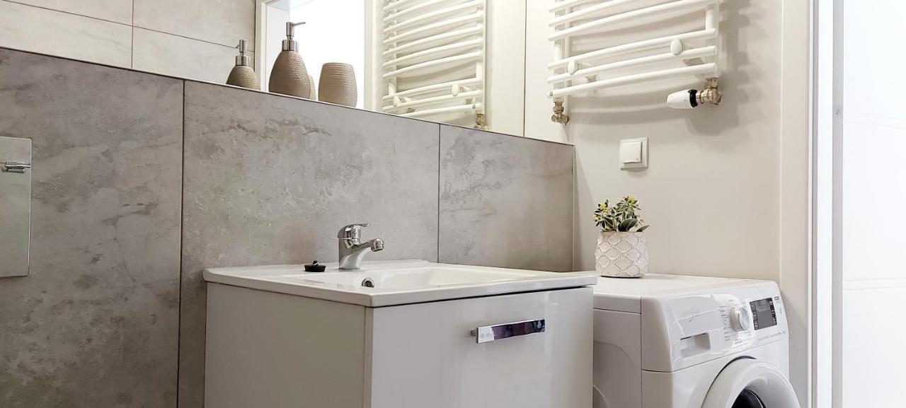 פוזנן L&L Apartment Old Town מראה חיצוני תמונה